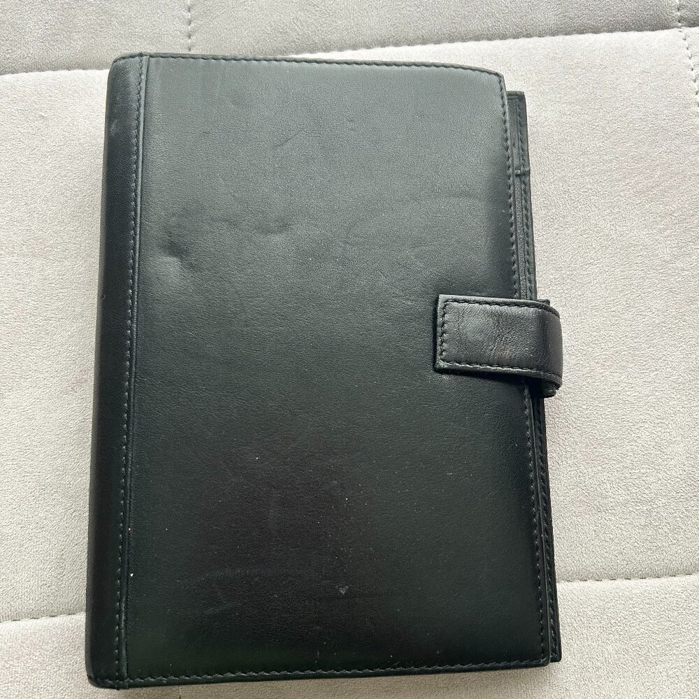 Tumi Leather portfolio